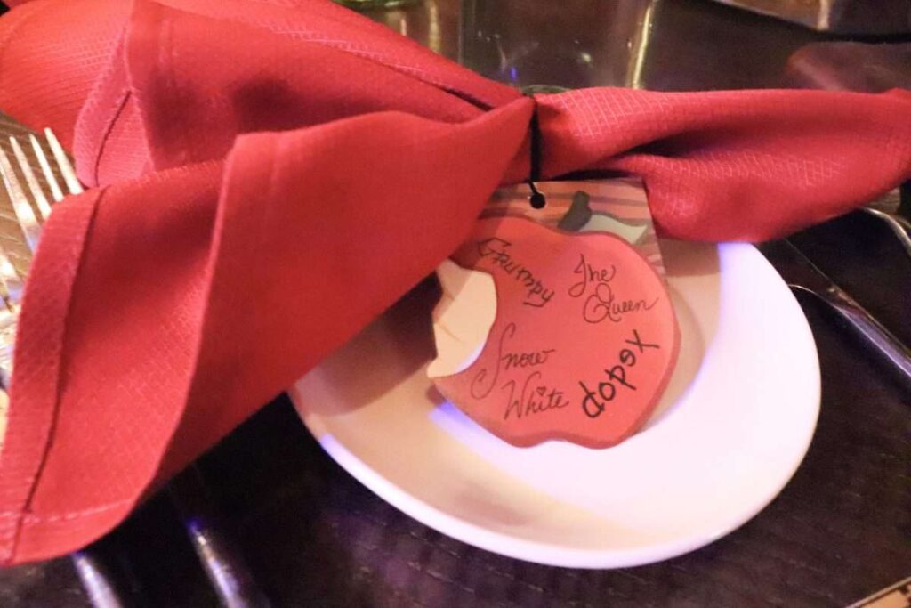 Story Book Dining Character Autographs