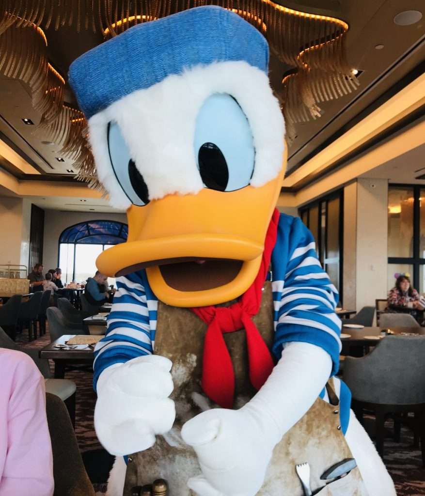 Topolino Terrace Donald Duck Breakfast
