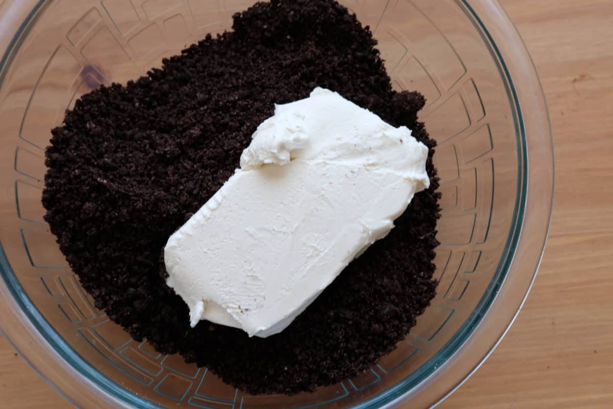 Mickey Mouse Oreo Cake Pops