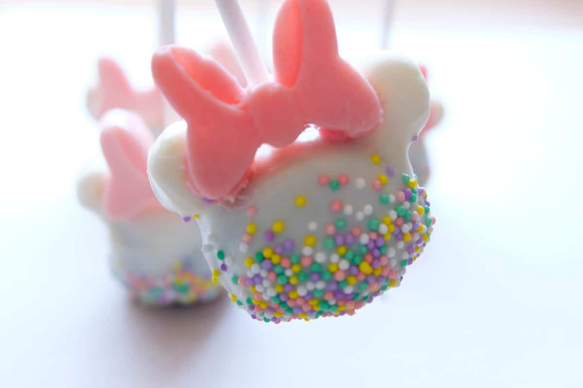 Minnie Mouse Cake Pop recipe