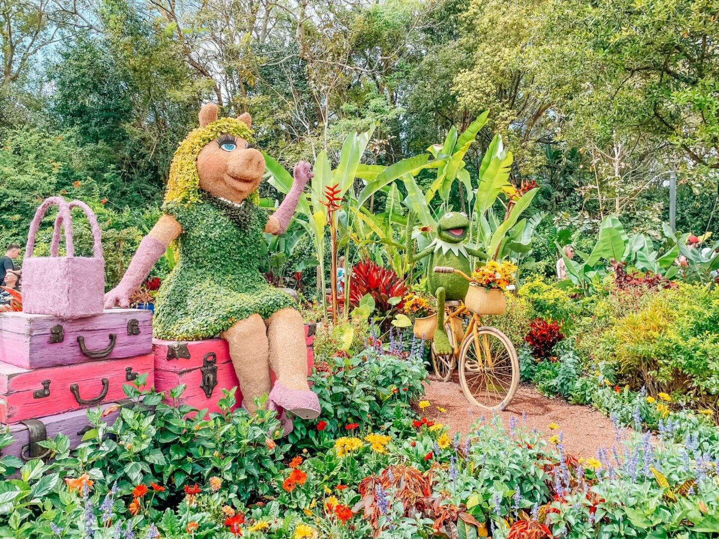 Miss Piggy Epcot Flower and Garden, spring at Walt Disney World