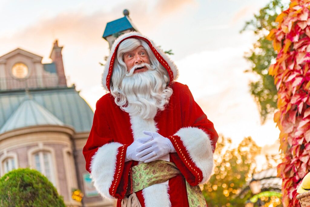 Santa Clause at Disney World Pere Noel in France EPCOT