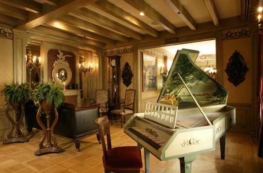 Lounge Alley Piano at Club 33 Disneyland