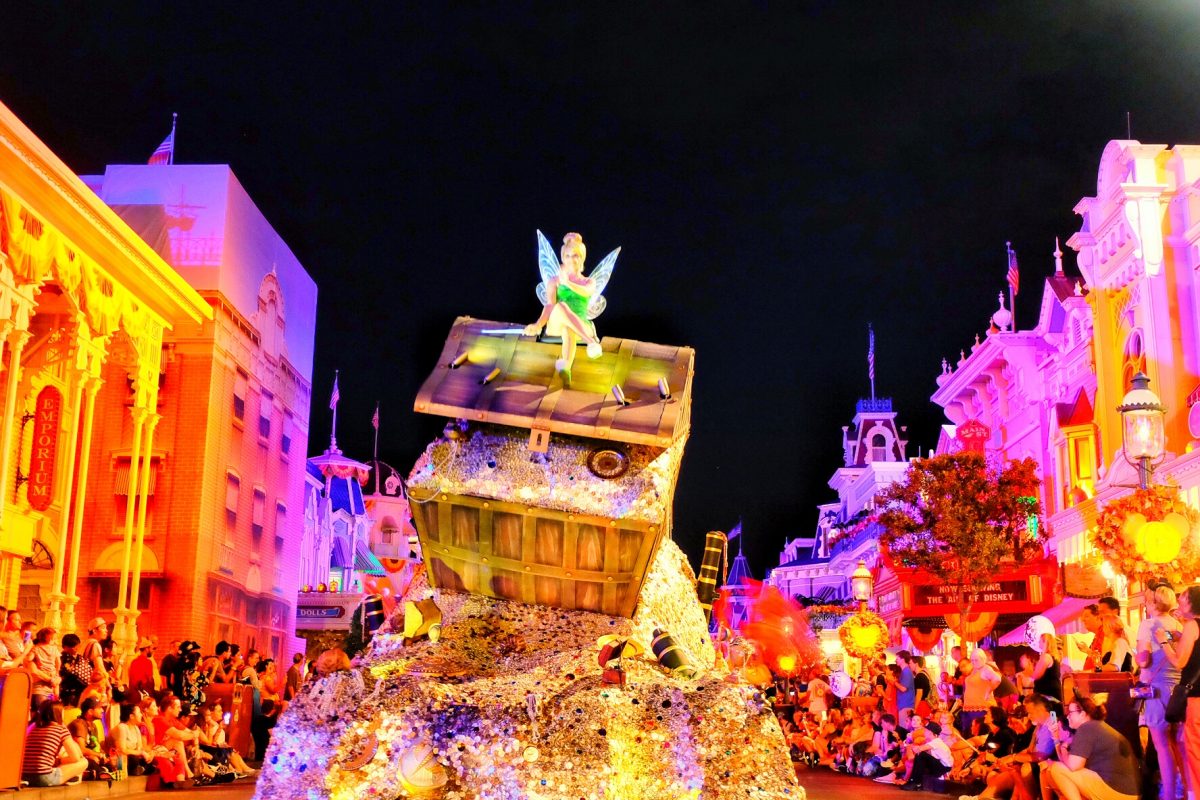 Halloween Parade Disney Tinkerbell