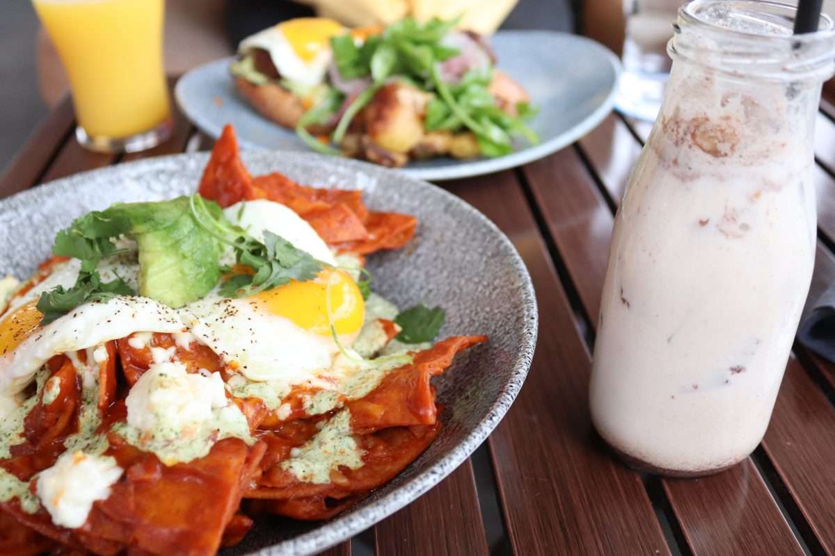 Breakfast at Lamplight Lounge Disneyland