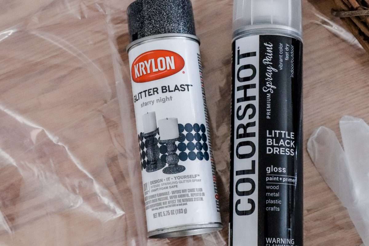 How to Make a Wreath for Halloween Spray Paint