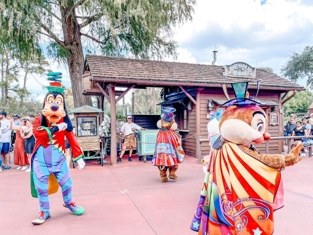 Goofy at the Festival of Fantasy Parade Disney World