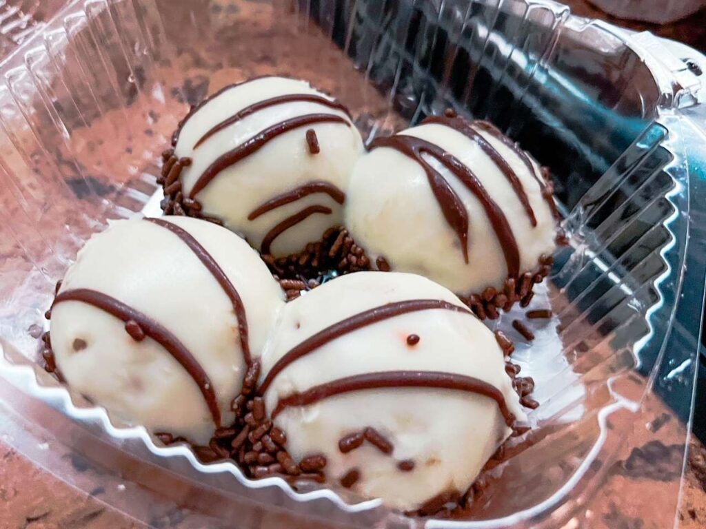 Zebra Domes Animal kingdom snack