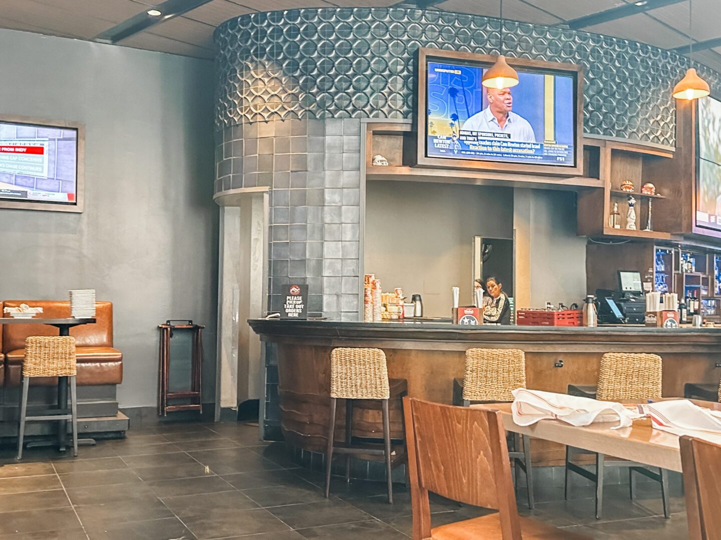 Rix sports Bar and Grill Restaurant Coronado Springs