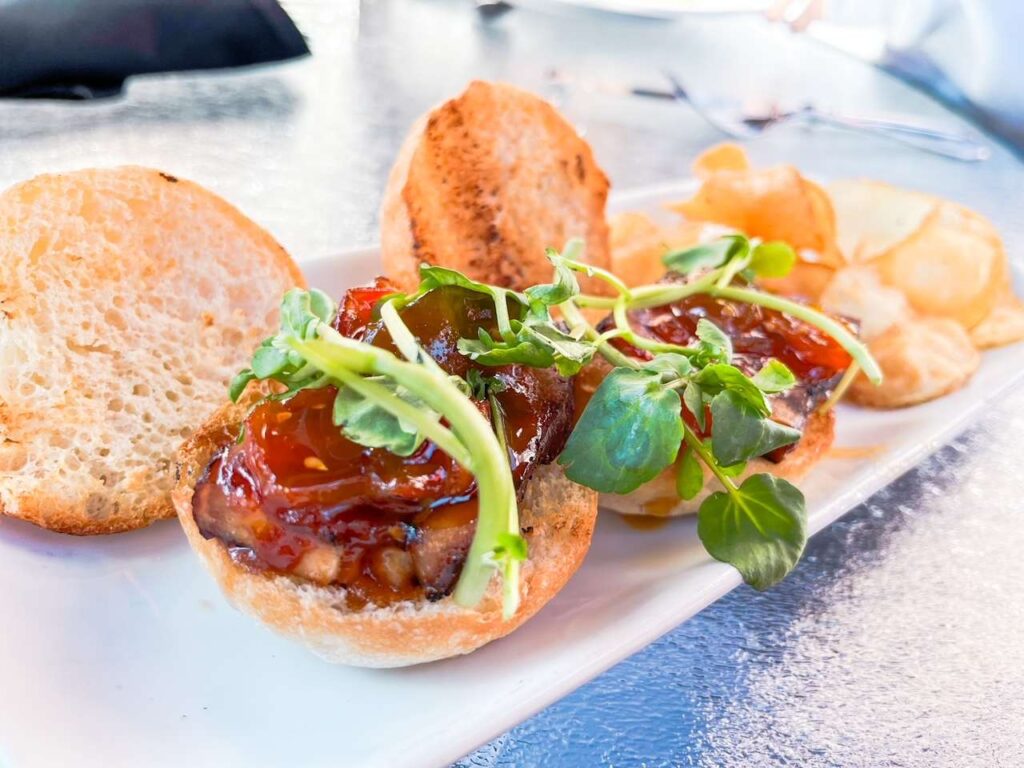 Hollywood Brown Derby Sliders Lounge