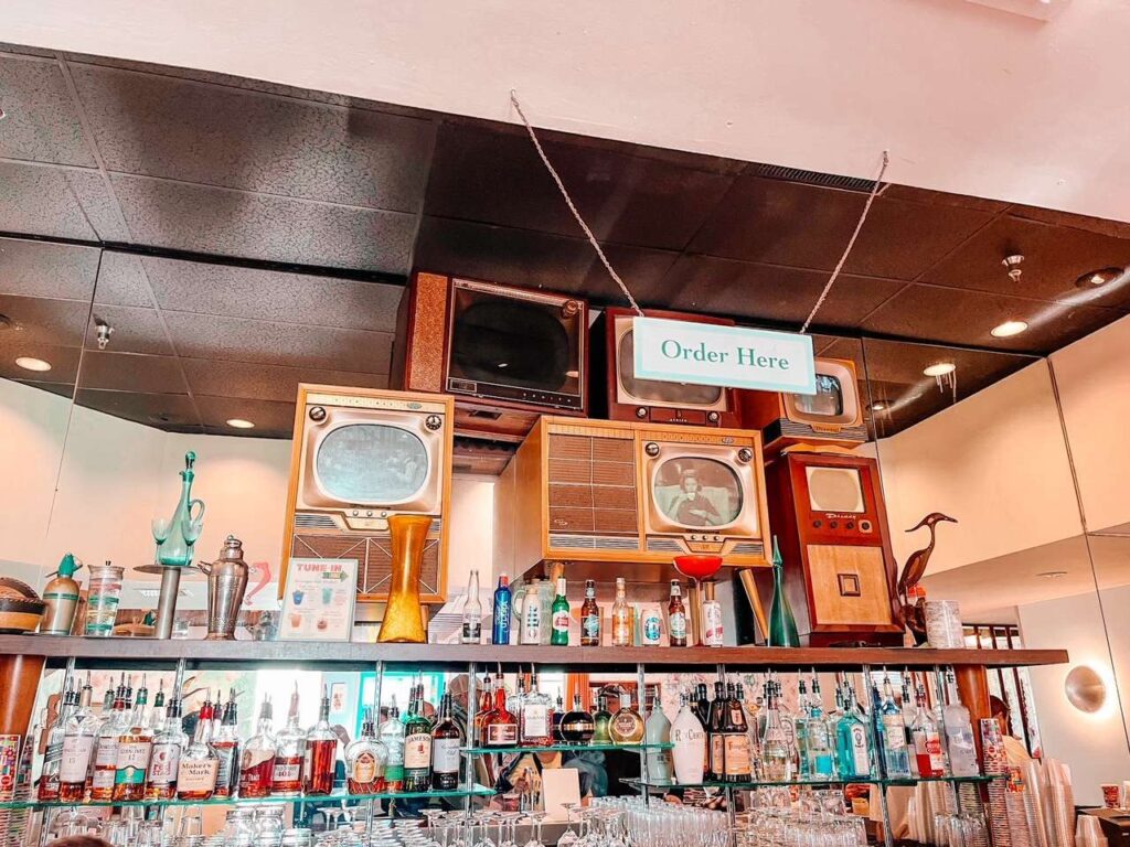 Drinks and Bars at Disney Hollywood Studios