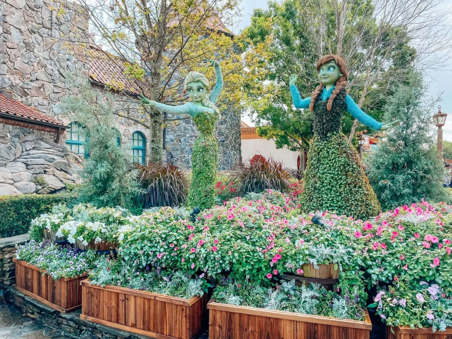 Frozen Anna and Elsa Flower and Garden