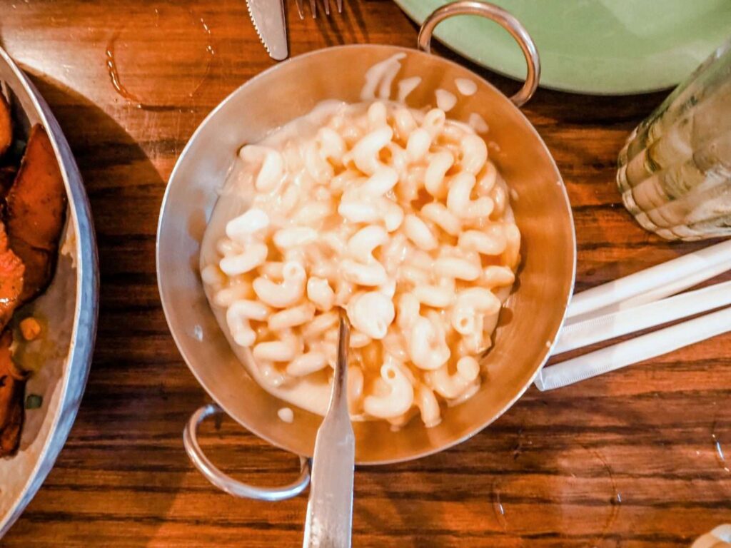 Animal Kingdom Buffet Restaurant Mac and cheese