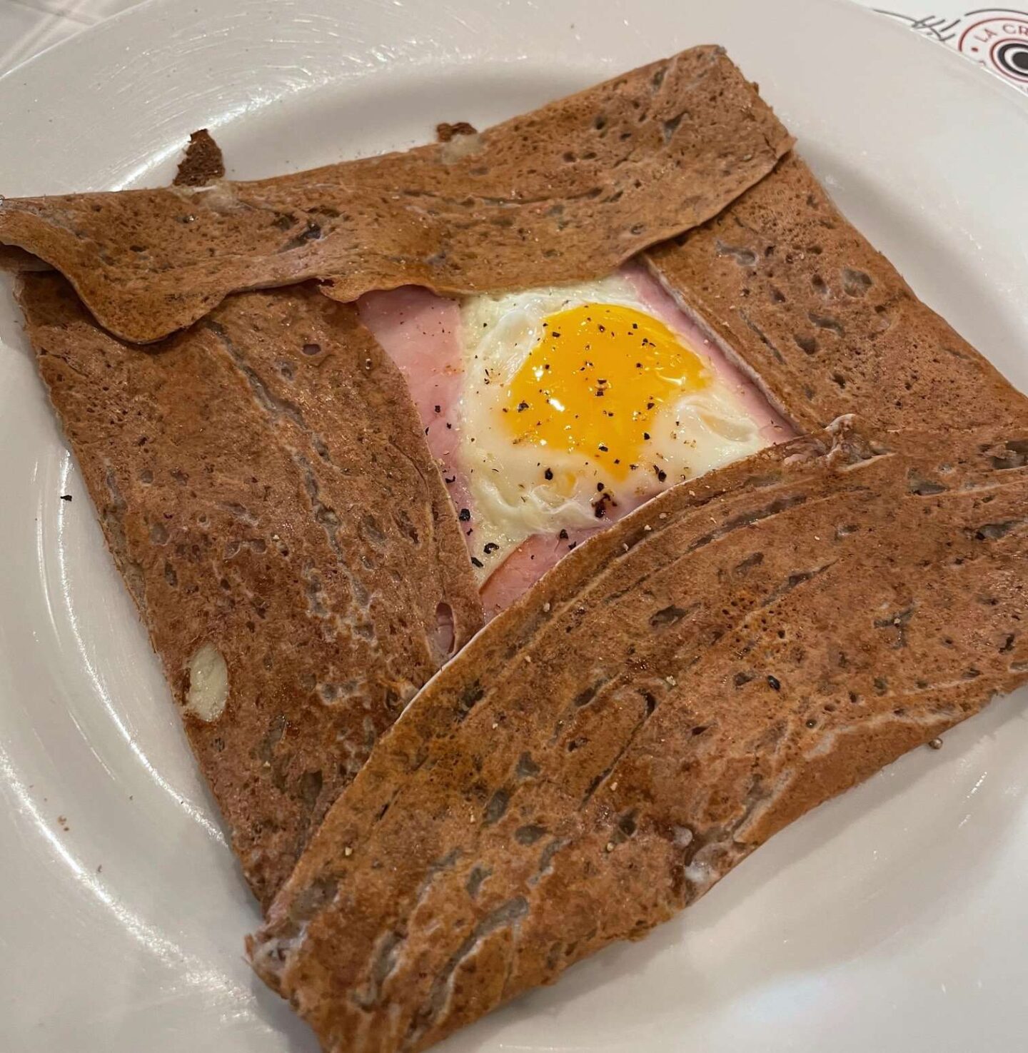 Le Creperie de Paris Restaurant Breakfast