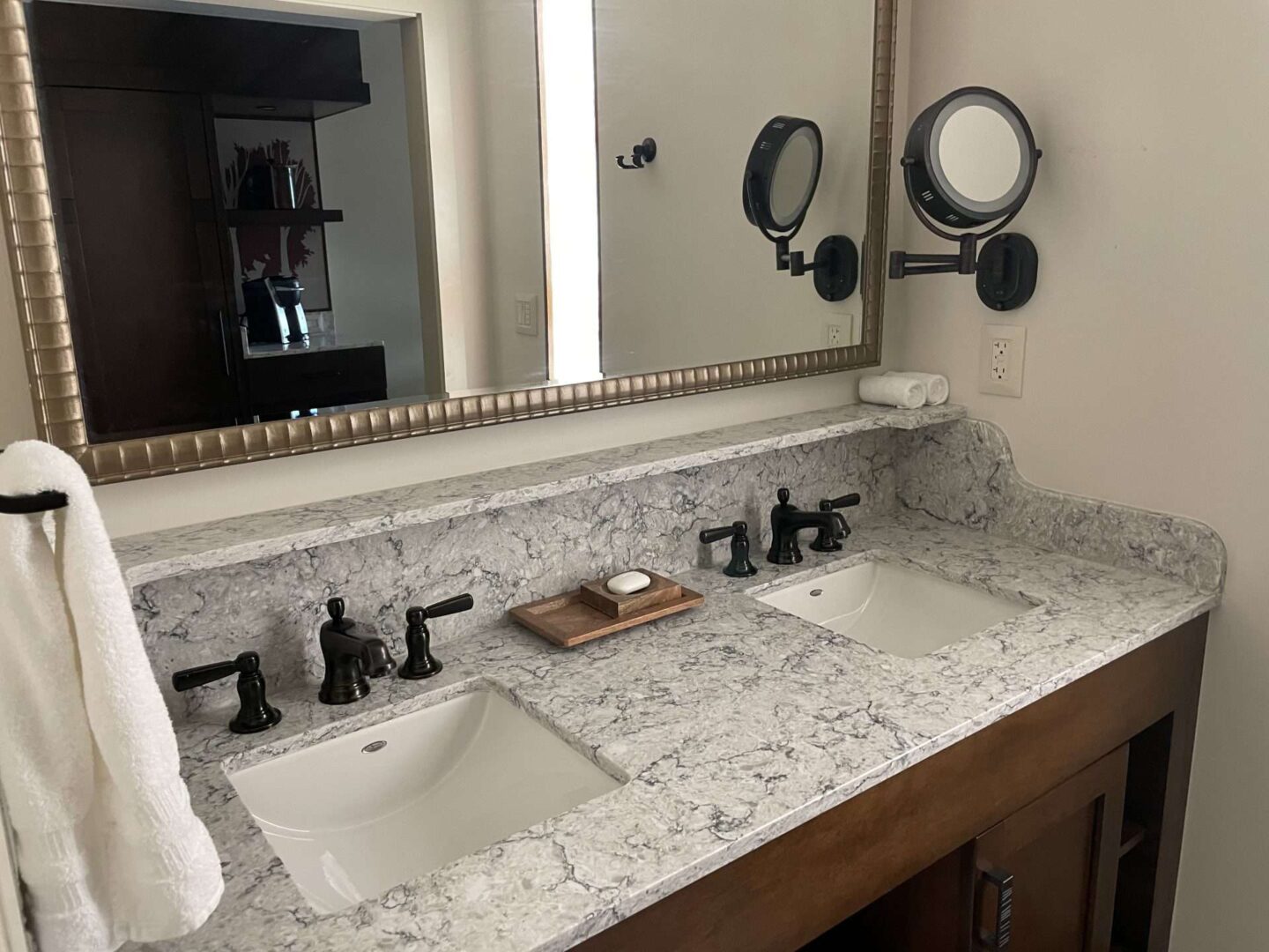 Wilderness Lodge Bathroom
