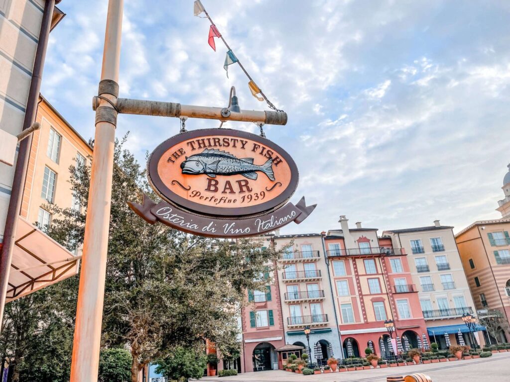 The Thirsty Fish Bar at Universal Studios Orlando Hotel