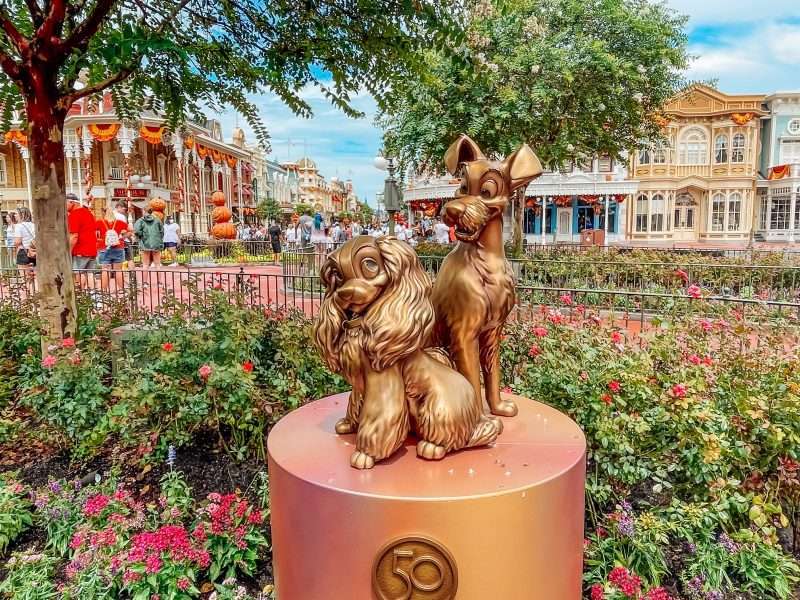 Statues at Disney World Lady and the Tramp