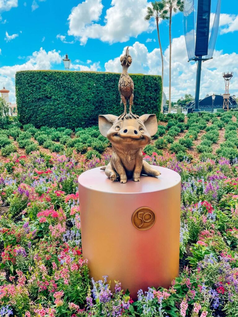 Pua and Hei Hei Statue at Epcot