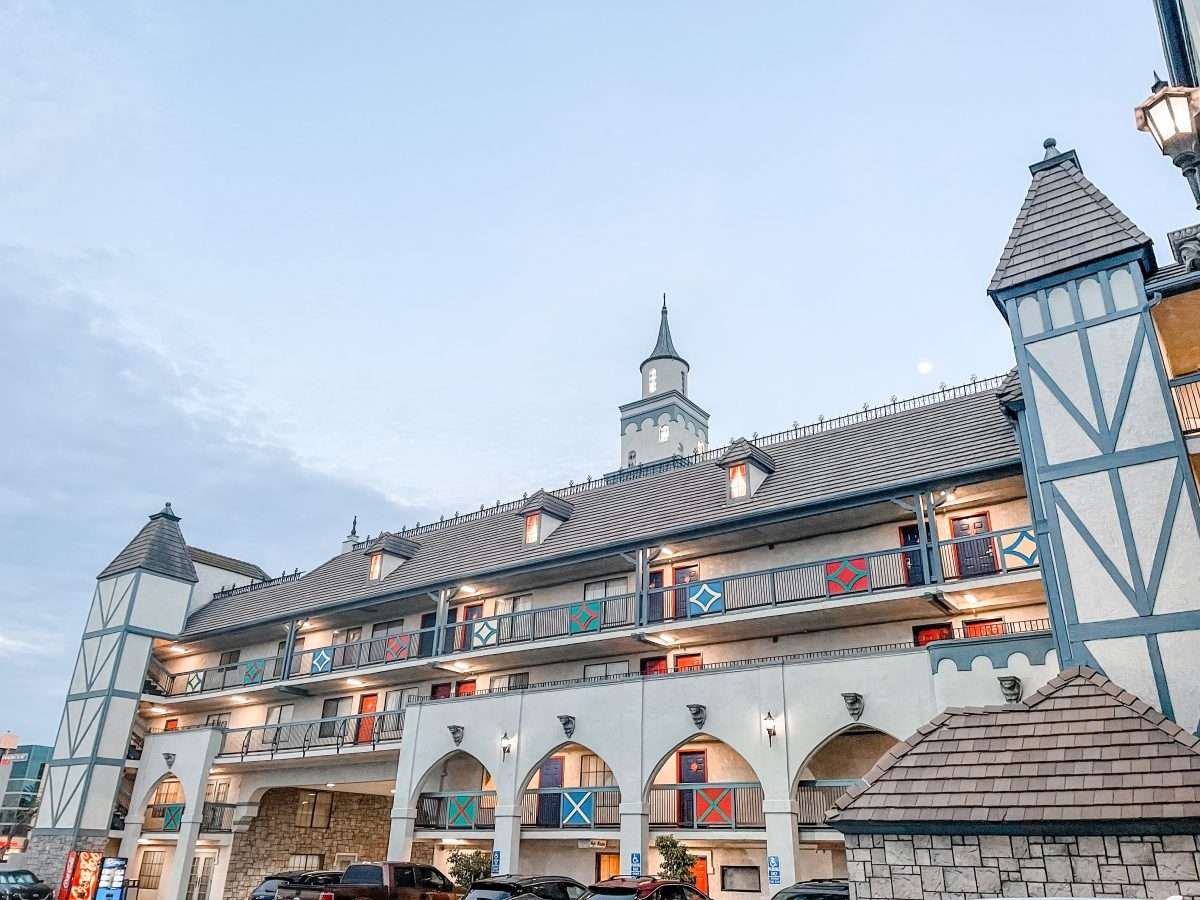 Castle Inn and Suites Disneyland Hotel