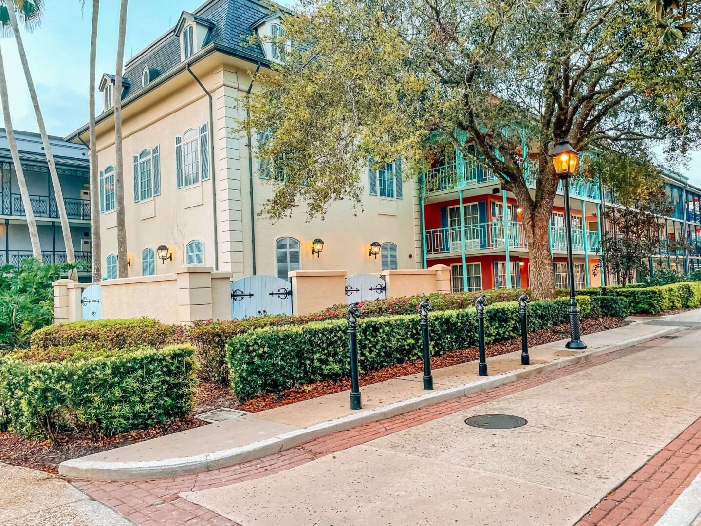 French Quarter Resort Theme and Atmosphere