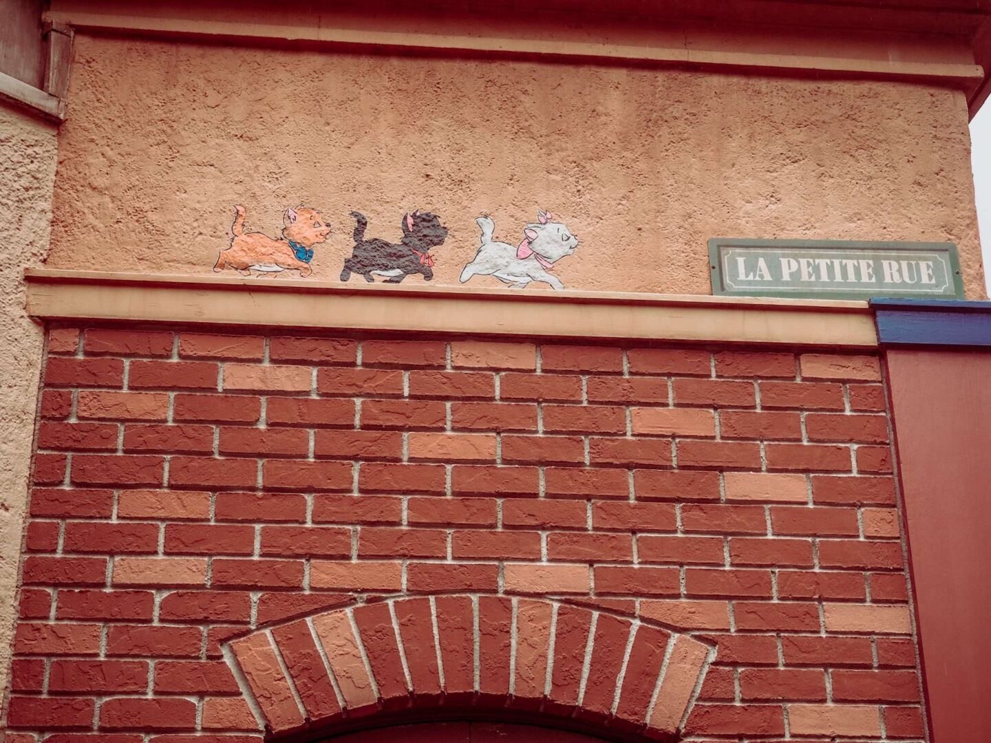 pixie Paintings Aristocats at France EPCOT Festival of the Arts