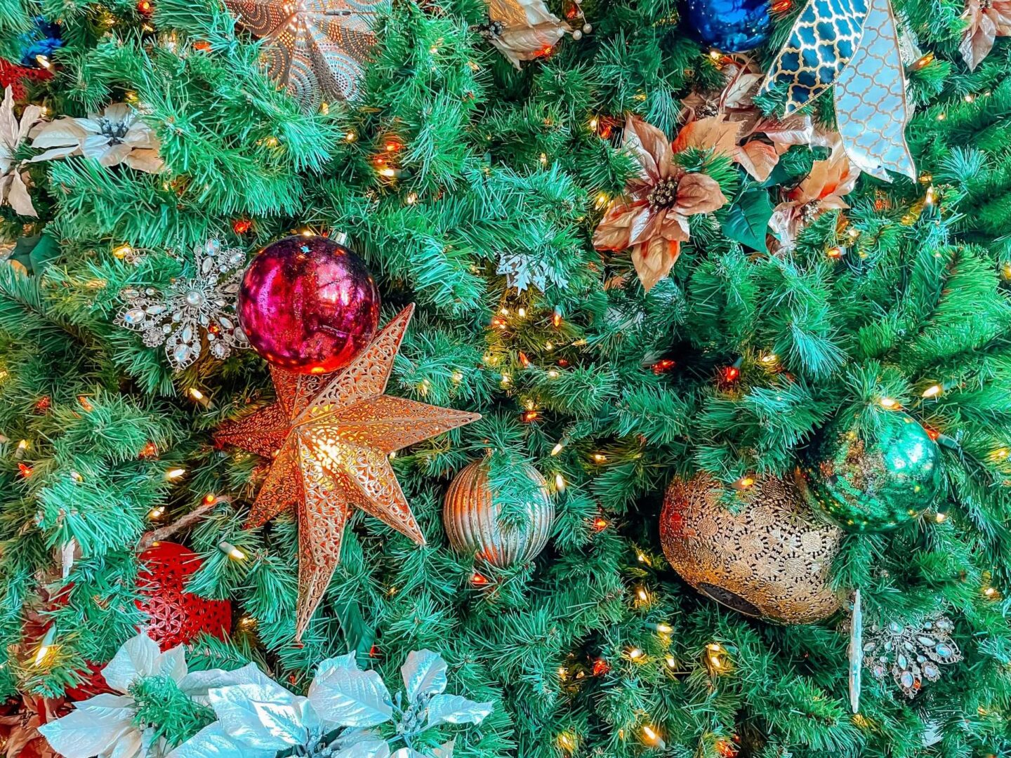 Animal Kingdom Lodge Christmas Tree Decorations