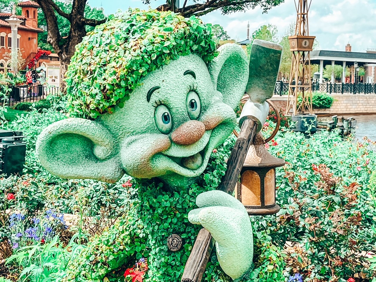 Flower and Garden Festival Dopey Topiary