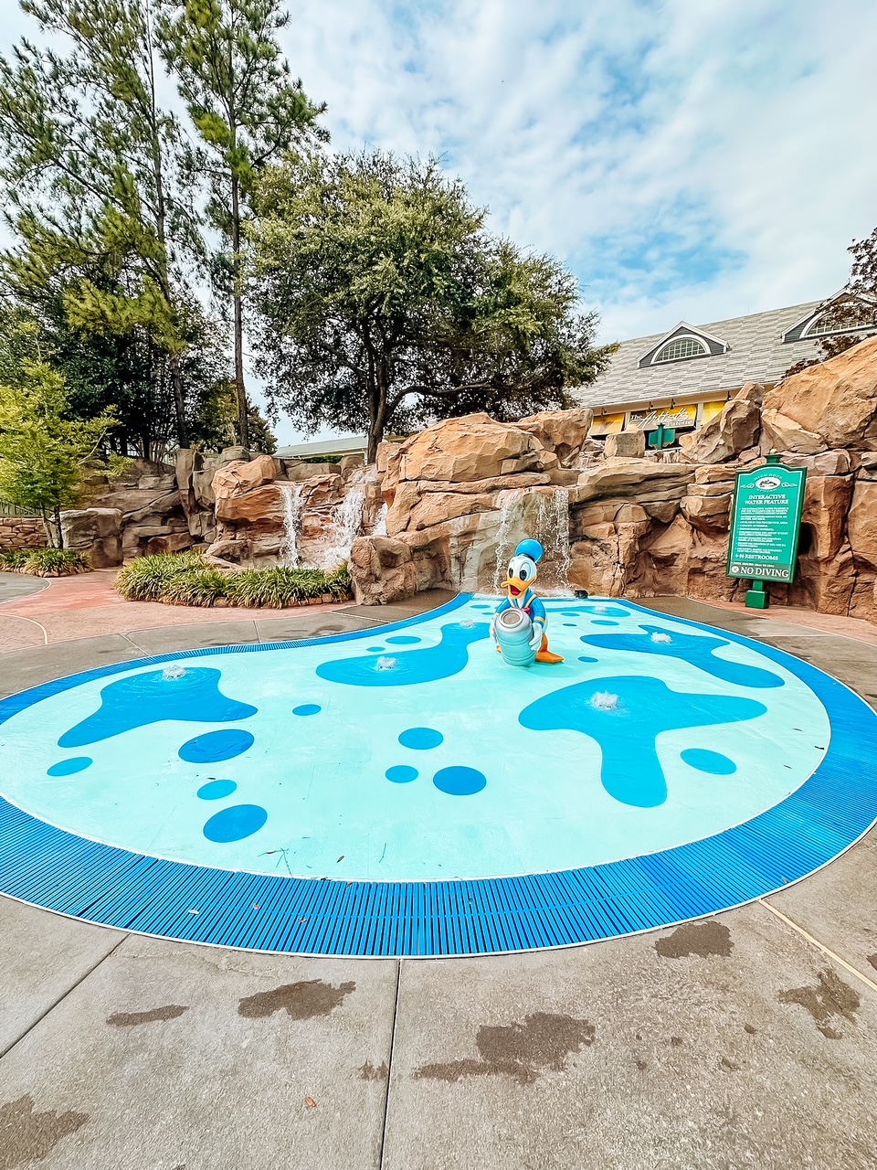 Saratoga Springs Resort Pool Donald Duck Splash Pad